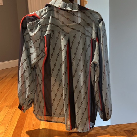 Beautiful blouse new with tags - Picture 4 of 4